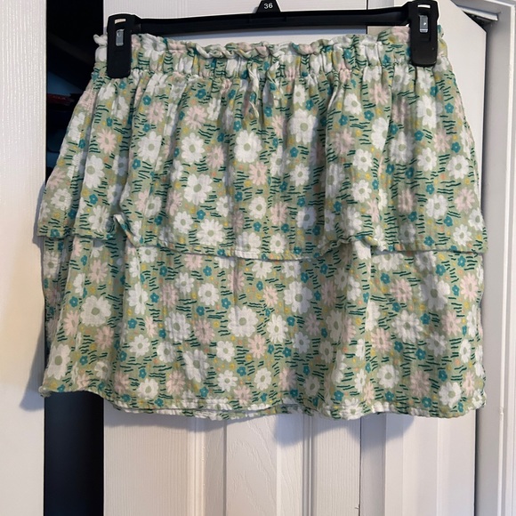 Cat & Jack Other - Cat & Jack Green Mini Bubble Skirt with Ruffled Tiered Style for Casual Wear